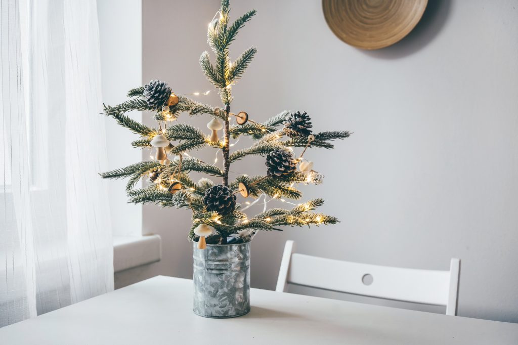 Descubre 5 ideas de decoración navideña minimalista 